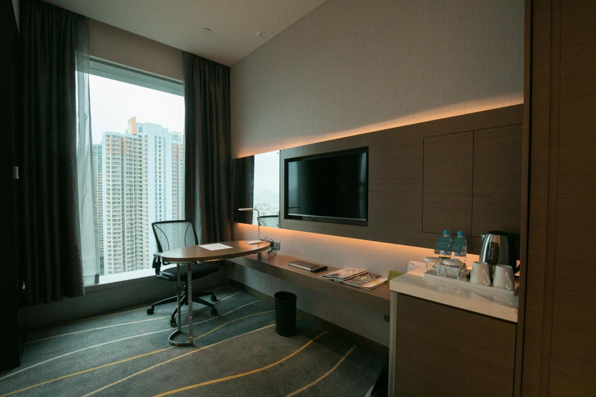 Hilton Garden Inn Hong Kong Mongkok Exterior photo